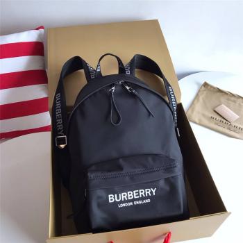 burberry香港官网巴宝莉新款徽标印花 ECONYL® 双肩包80210841