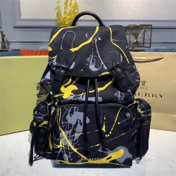 Burberry巴宝莉中文官网双肩包The Rucksack斑点涂鸦军旅背包40649281