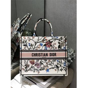 DIOR中国官网迪奥新款帆布刺绣花园花朵BOOK TOTE购物袋托特包