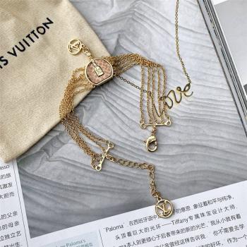 精仿lv高仿Boite Chapeau 袖珍手袋MINI LV圆饼包手链M68395