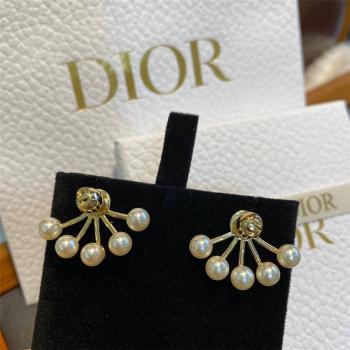dior中文官网迪奥新款珍珠LA PETITE TRIBALE 耳环耳钉E0671