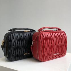 MiuMiu/缪缪官网正品纯原褶皱小羊皮双拉链手提包相机包5VT003