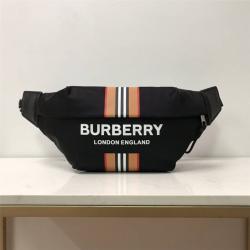 Burberry巴宝莉Sonny徽标拼标志性条纹印花ECONYL® 苏尼腰包胸包