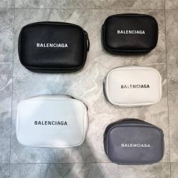 Balenciaga巴黎世家中国官网包包新款EVERYDAY系列相机包