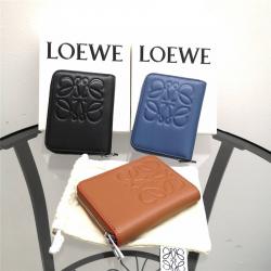 LOEWE罗意威香港官网经典Anagram压花拉链多卡位零钱包