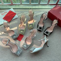 Roger Vivier RV香港官网女鞋Flower Strass 钻扣丝缎凉鞋