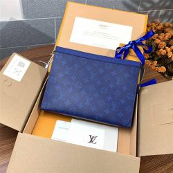 lv的包POCHETTE VOYAGE中号手拿包M30432