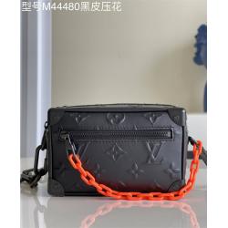 lv包包图片官网Mini Soft Trunk 链条盒子包黑色