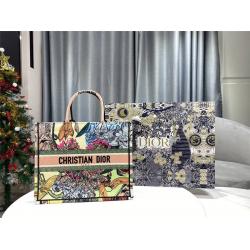 DIOR迪奥法国官网Cœur En Fleurs 刺绣BOOK TOTE 手袋