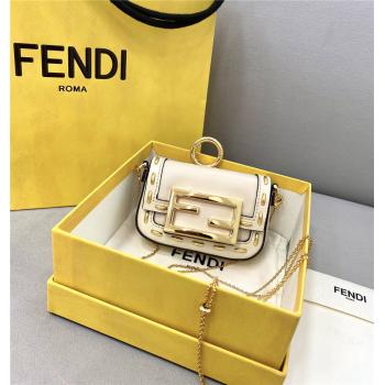 芬迪女包官网价格FENDI金属缝线NANO BAGUETTE法棍包吊饰7AS045