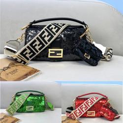 芬迪中国官网价格查询FENDI BAGUETTE中号亮片法棍包8BR600