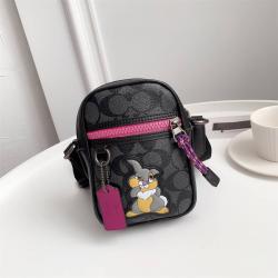 蔻驰迪士尼DISNEY X COACH TERRAIN兔子斜挎包89902