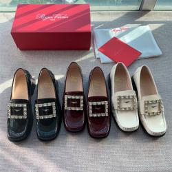 Roger Vivier RV官网正品女士Preppy Viv' 钻扣漆皮乐福鞋