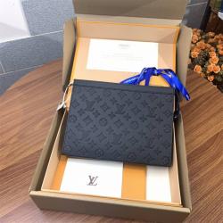 LV Pochette Voyage 中号手袋手拿包M61692压花