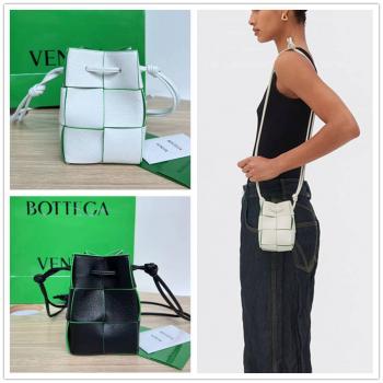 bottega veneta BV葆蝶家中国官网680217 Cassette迷你斜挎水桶包