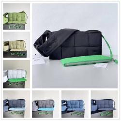 Bottega Veneta葆蝶家bv男包价格705579 Padded Tech Cassette尼龙斜挎包628951