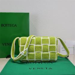 bottega veneta葆蝶家BV官网毛巾布方块包Cassette斜挎包