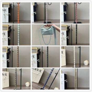 LOEWE罗意威西班牙官网C564T07X02单色釉黄铜甜甜圈链条肩带