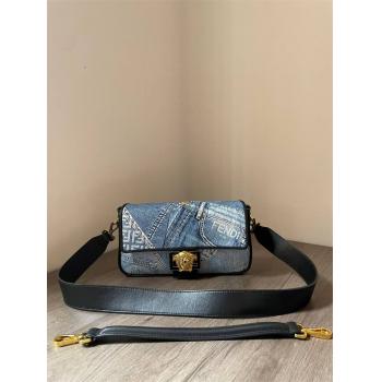 芬迪范思哲Fendi X VARSACE 8BR600 Baguette 1997联名款牛仔布法棍包