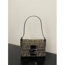 芬迪是什么档次的品牌FENDI vintage 中古老花小胖法棍包5066