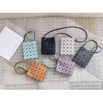 Issey Miyake三宅一生雾面磨砂PRISM系列单肩斜挎包