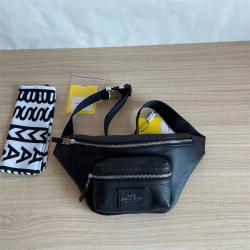 Marc Jacobs MJ香港官网 中号牛皮腰包