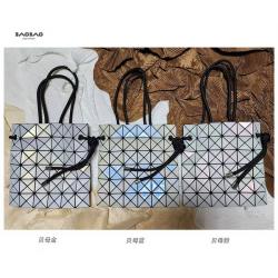 ISSEY MIYAKE三宅一生官网代购贝母色抽绳束口包水桶包