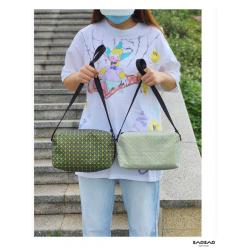 Issey Miyake三宅一生官网正品KURO枕头包斜挎包相机包