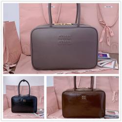 MIUMIU中国官网缪缪5BB117 Beau 油蜡漆皮长手柄公文包保龄球包