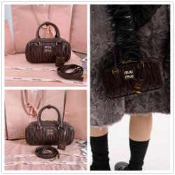 MIUMIU缪缪5BB142/5BB148 Arcadie matelassé软羊革保龄球包