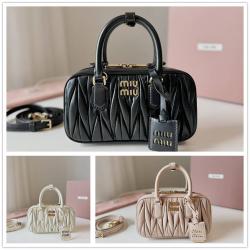 MIUMIU缪缪香港官网5BP088 Arcadie Matelassé Nappa皮革迷你保龄球包