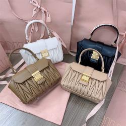 MIUMIU中国官网缪缪5BP083 Matelassé 软羊革单肩包