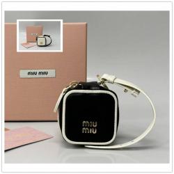 MIUMIU缪缪5TL527 皮革钥匙扣挂饰耳机包