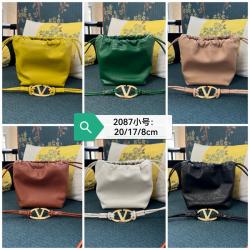 Valentino官网华伦天奴GARAVANI VLOGO POUF 小号羊皮泡芙包2087S