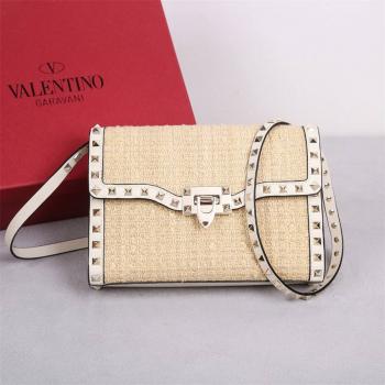 Valentino包包官网华伦天奴ROCKSTUD 拉菲草编织小号邮差包铆钉包0181