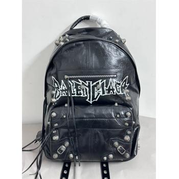 Balenciaga巴黎世家官网男包7662972 Le Cagole 涂鸦铆钉双肩包