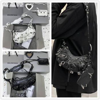 Balenciaga巴黎世家香港官网671309 LE CAGOLE XS 穿孔环腋下包饺子包