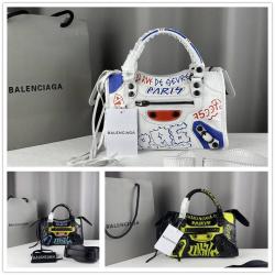 Balenciaga巴黎世家香港官网CLASSIC CITY GRAFFITI 小号涂鸦机车包