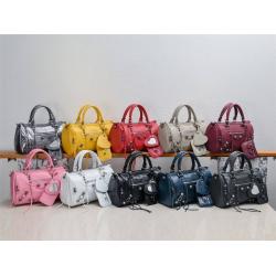 Balenciaga中国官网巴黎世家7433831 Le Cagole 中号旅行包
