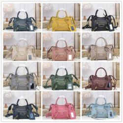 Balenciaga巴黎世家香港官网CLASSIC CITY 经典山羊皮机车包
