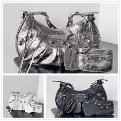 Balenciaga巴黎世家中文官网6713071 LE CAGOLE 小号饺子包腋下包