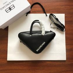 Balenciaga巴黎世家正品官网476975 Triangle Duffle 小号三角包