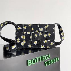bottega veneta BV葆蝶家中文官网578004 Cassette 雏菊印花斜挎包方块包