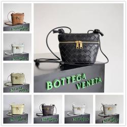 bottega veneta BV葆蝶家香港官网743551 Intrecciato编织迷你化妆包盒子包