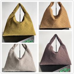 bottega veneta BV葆蝶家香港官网763970麂皮大号Hop肩背包腋下包