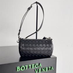 bottega veneta BV葆蝶家中国官网777391迷你Intrecciato编织Barrel圆筒包