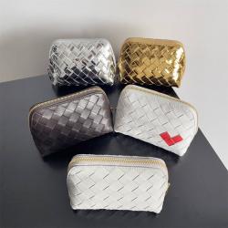 bottega veneta BV葆蝶家764044 Intrecciato编织小号半月形化妆包