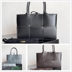 bottega veneta BV葆蝶家中国官网762728 缝线款小号Arco Tote托特包