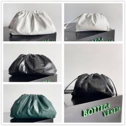 bottega veneta BV葆蝶家香港官网585852 576227 Pouch 鳄鱼纹云朵包