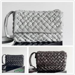 bottega veneta BV葆蝶家中国官网776519 Rumple Messenger 邮差包斜挎包